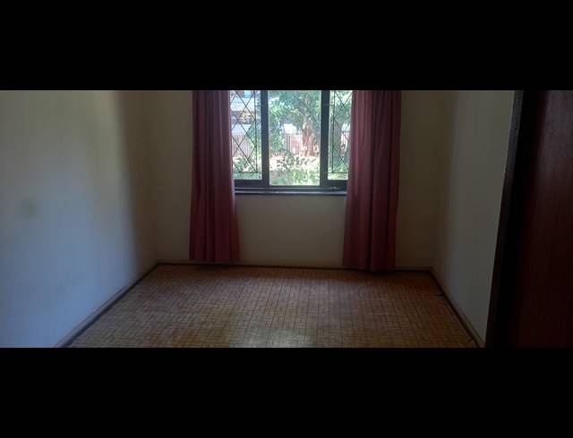 2 bed property for sale in ILLOVO BEACH
